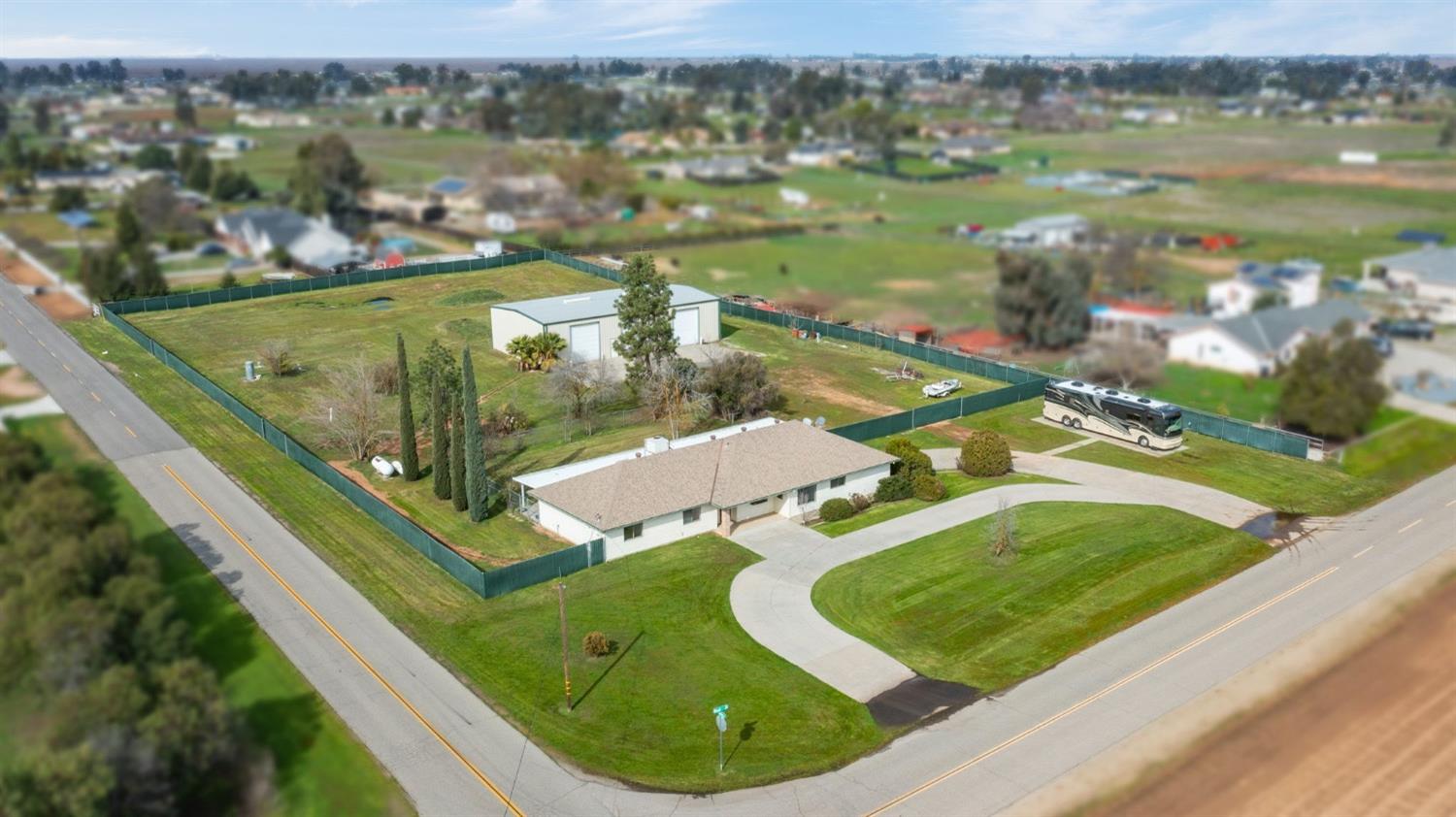 19608 Road 31 Madera, CA 93638 - Photo 3 of 31