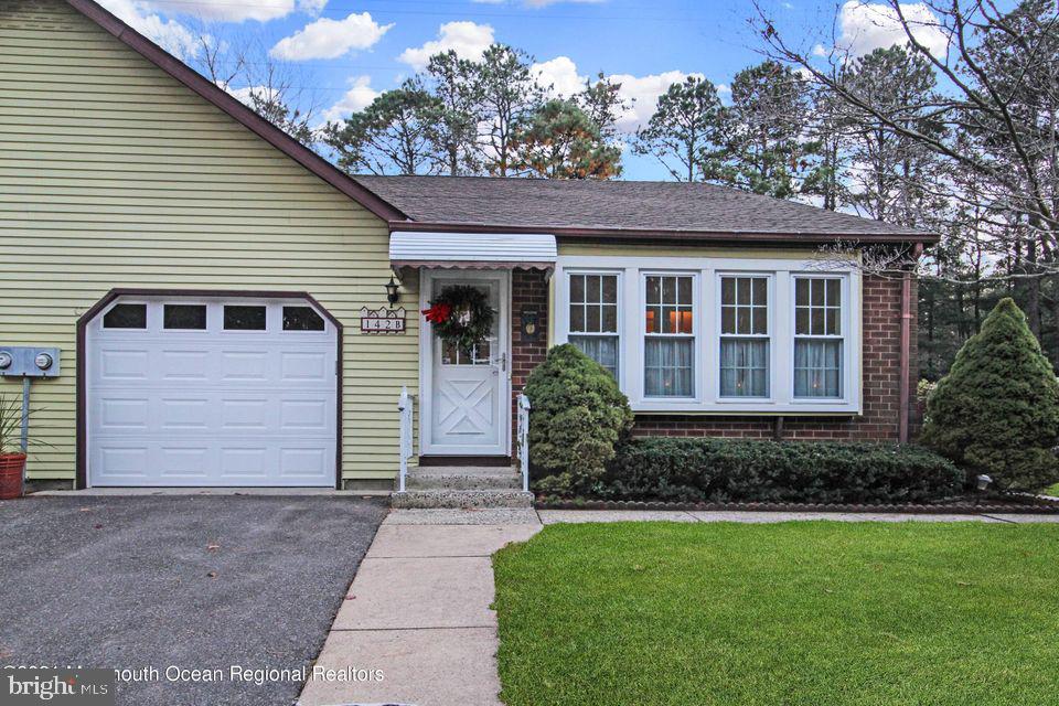 142 Sunset Road, Unit B Manchester Township, NJ 08759 - Photo 1 of 26