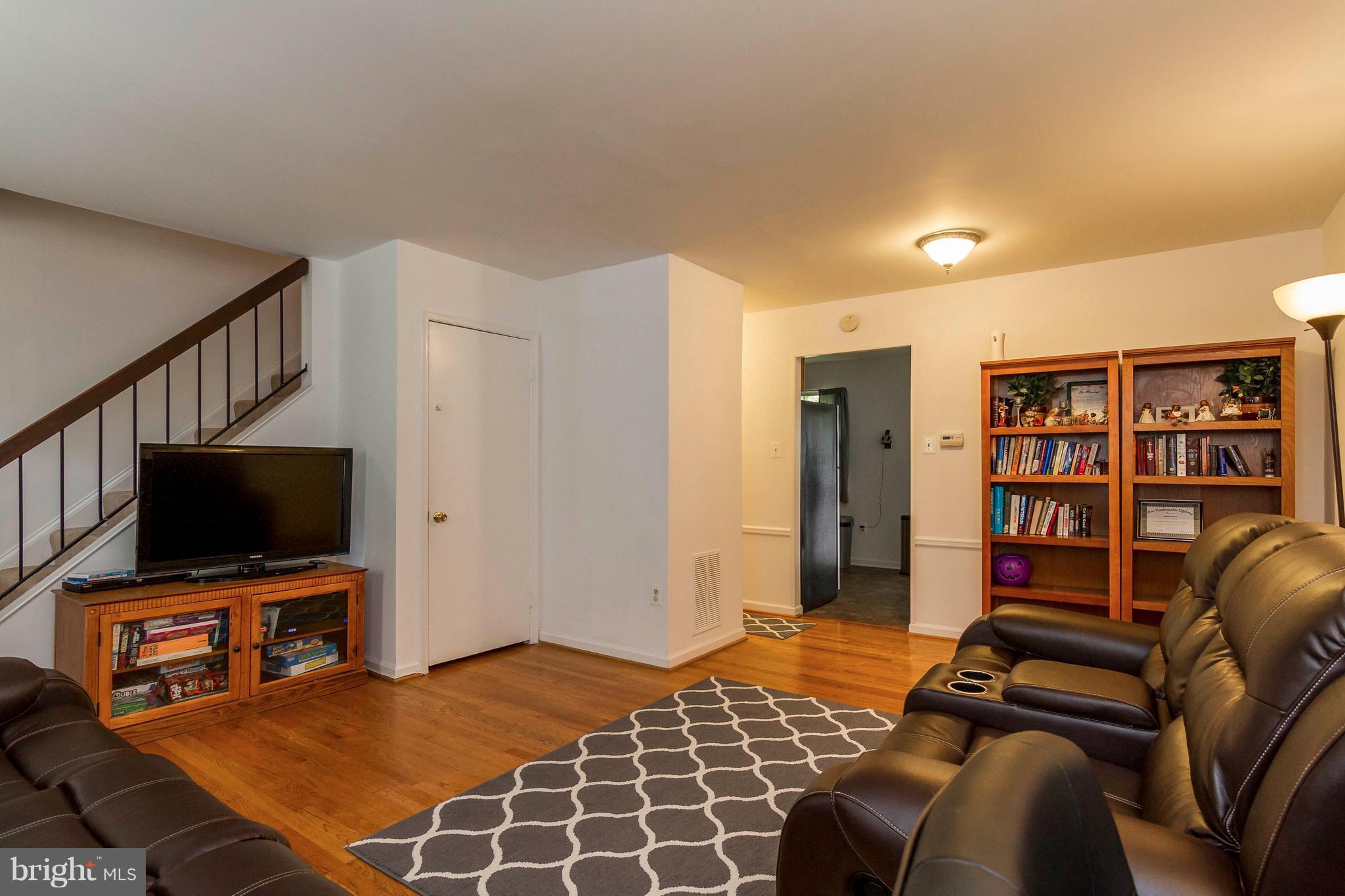8338 Snowden Oaks Place Laurel, MD 20708 - Photo 6 of 23 Family Room/Living Room