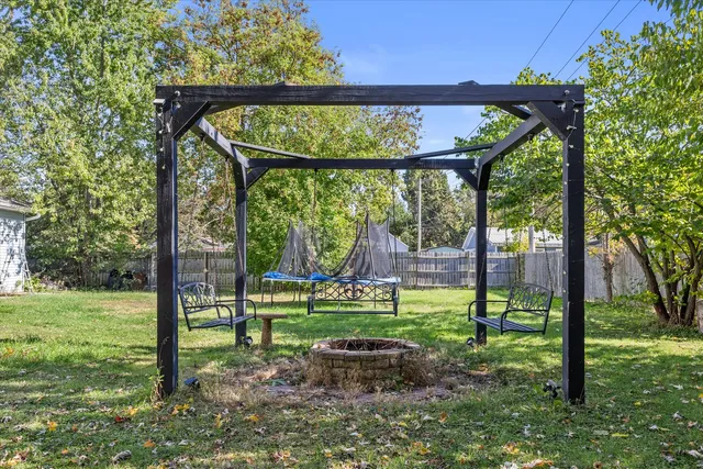 $268,000 | 10241 West Bairstow Avenue, Beach Park, IL 60087