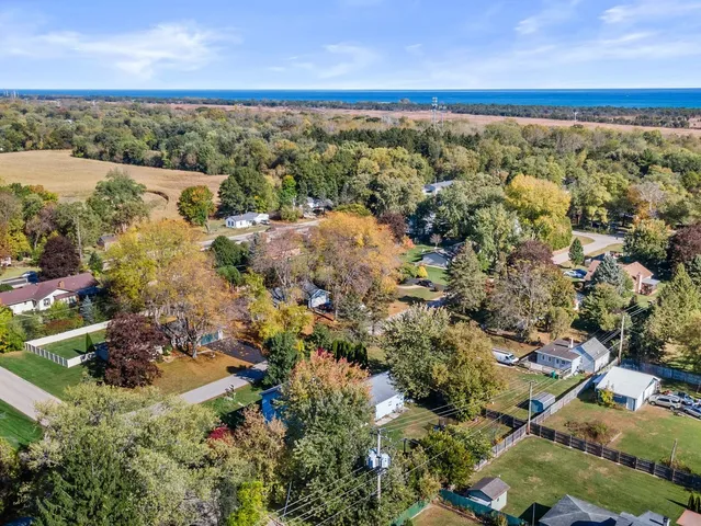 $268,000 | 10241 West Bairstow Avenue, Beach Park, IL 60087