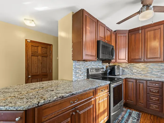 $268,000 | 10241 West Bairstow Avenue, Beach Park, IL 60087