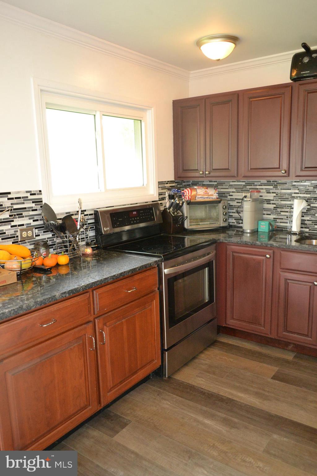20 Towpath Road Levittown, PA 19056 - Photo 3 of 12 Kitchen