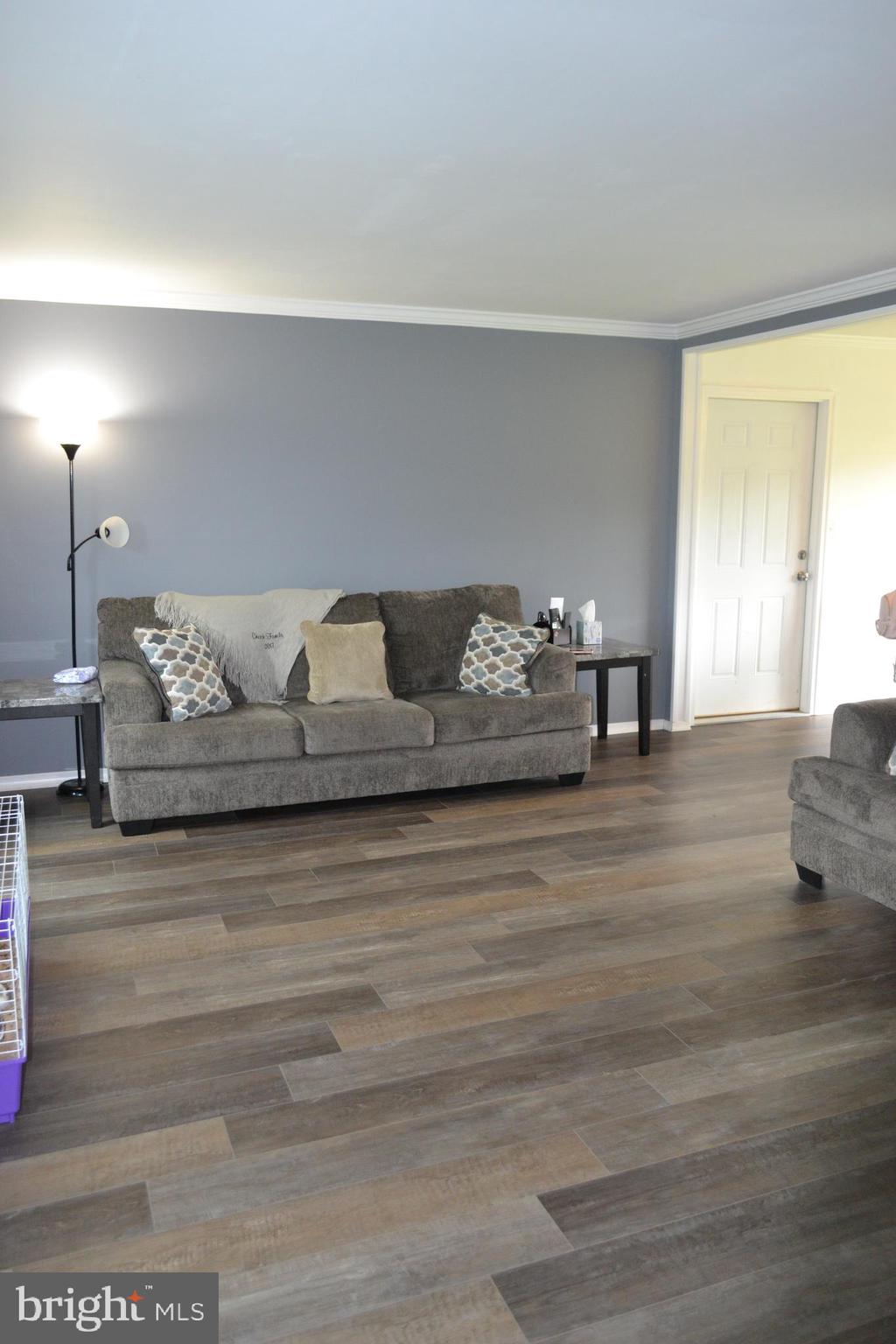 20 Towpath Road Levittown, PA 19056 - Photo 4 of 12 Living Room