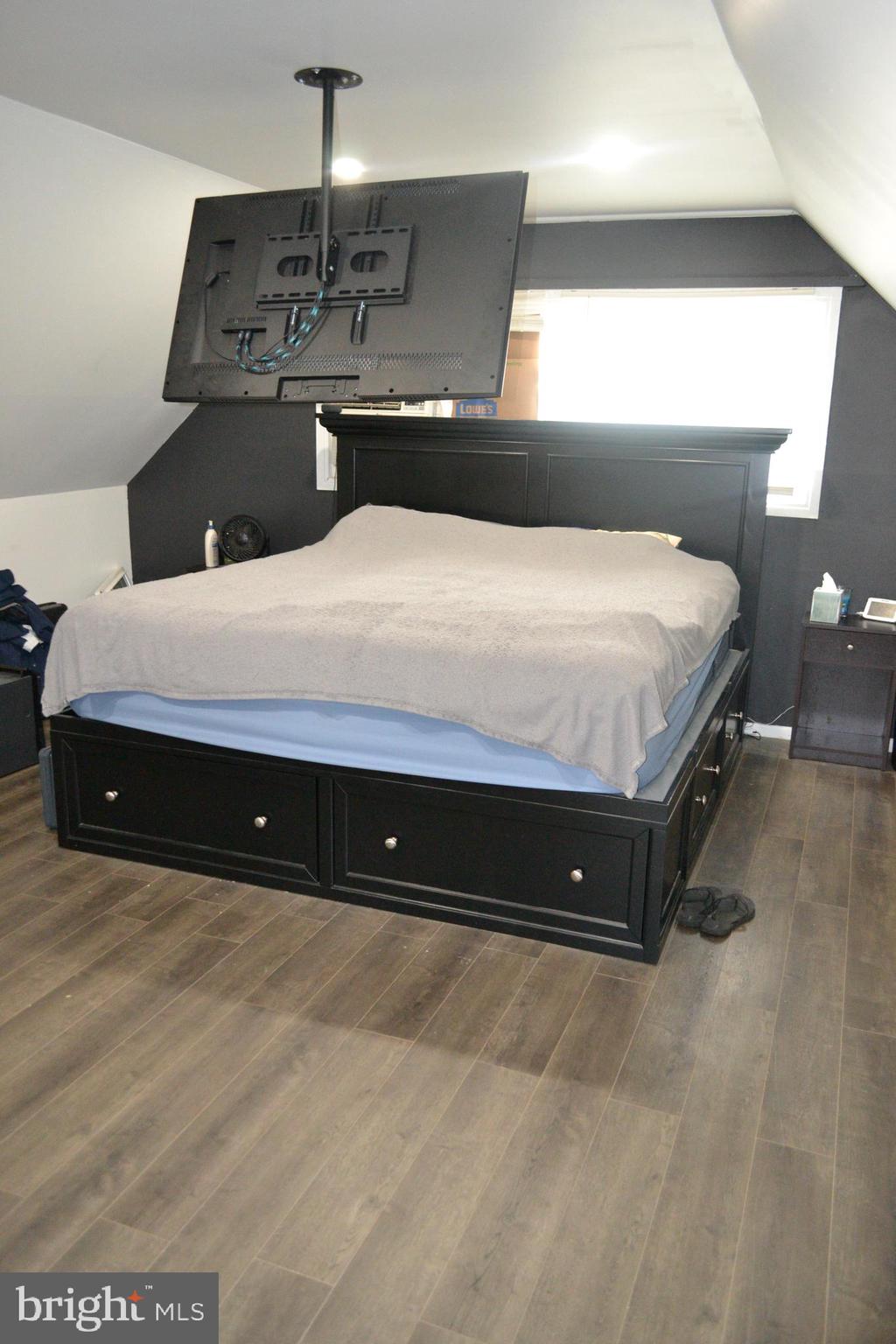 20 Towpath Road Levittown, PA 19056 - Photo 6 of 12 Master Bedroom