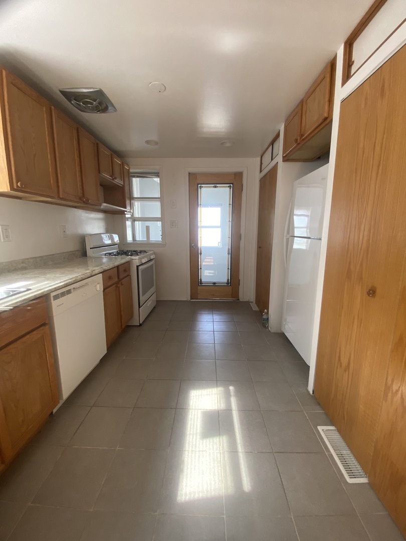 4816 West Grace Street, Unit 1 Chicago, IL 60641 - Photo 9 of 14