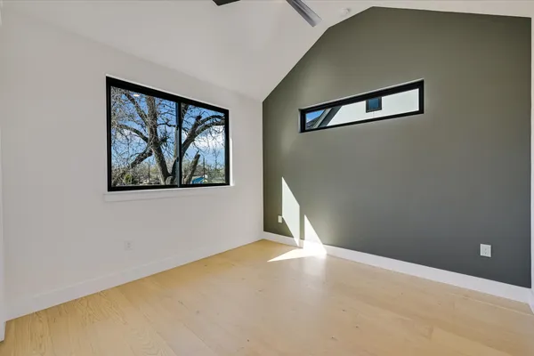 a view of empty room with window