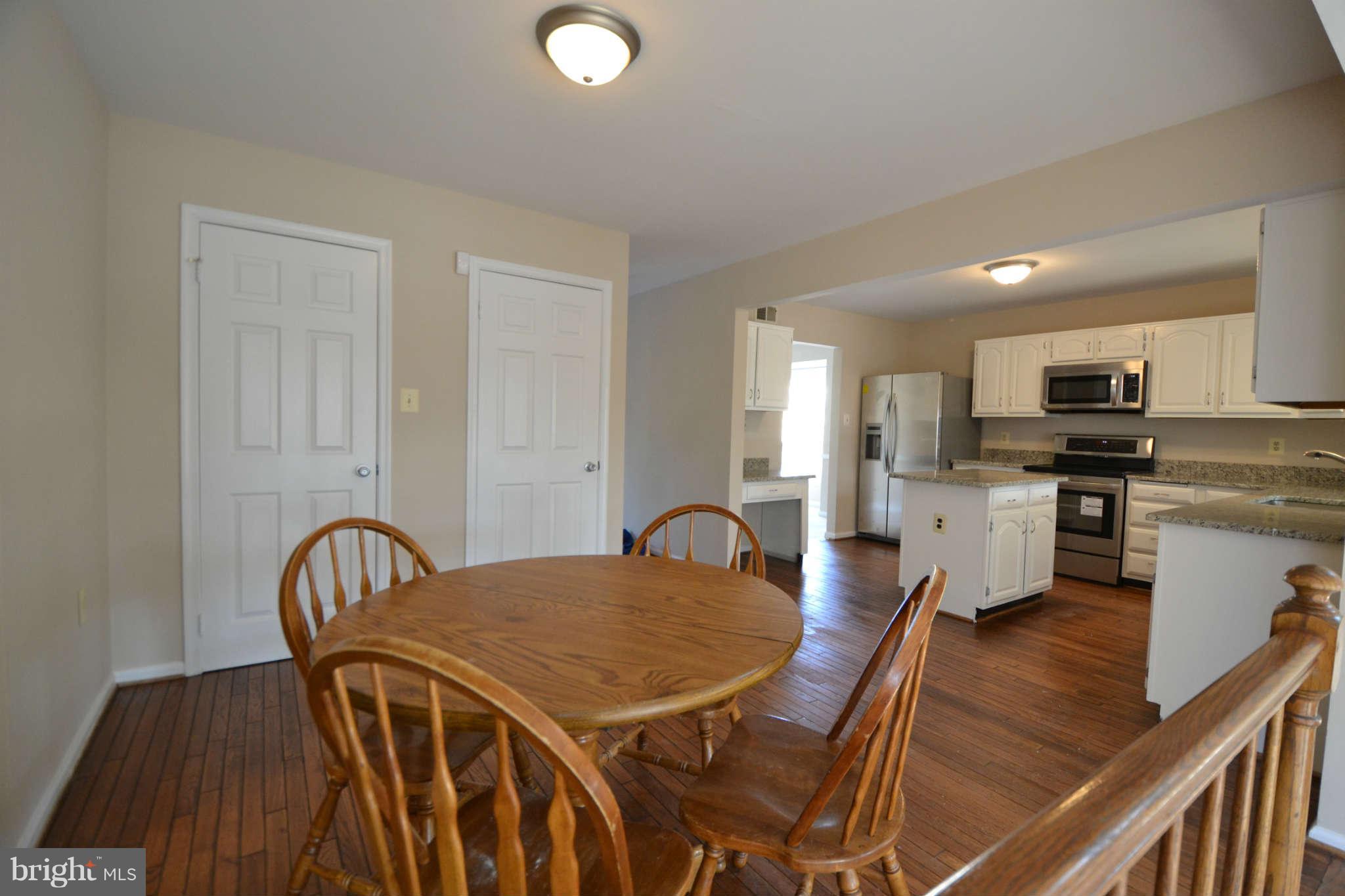 9513 Retriever Road Burke, VA 22015 - Photo 12 of 22 Kitchen