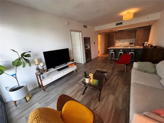 $4,200 | 801 South Miami Avenue, Unit 2807, Miami, FL 33131