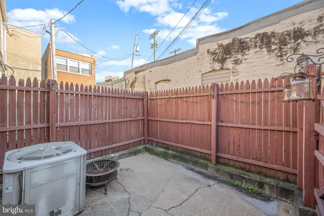 $300,000 | 17 West Fort Avenue, Baltimore, MD 21230