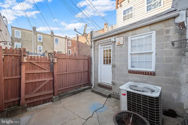 $300,000 | 17 West Fort Avenue, Baltimore, MD 21230