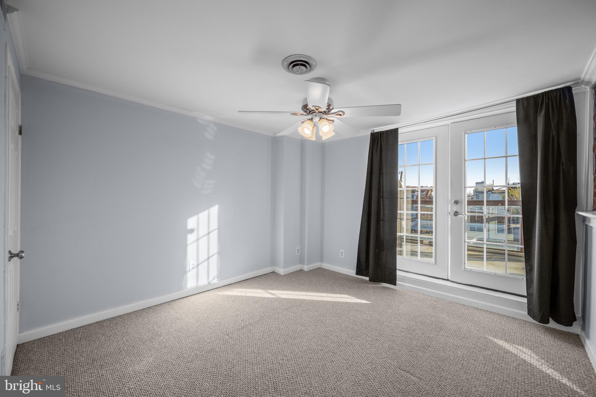 17 West Fort Avenue Baltimore, MD 21230 - Photo 25 of 43 Bedroom #3 with access to terrace and deck