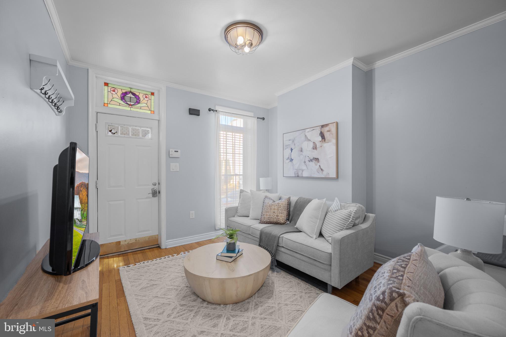 17 West Fort Avenue Baltimore, MD 21230 - Photo 4 of 43 Flexible spaces throughout