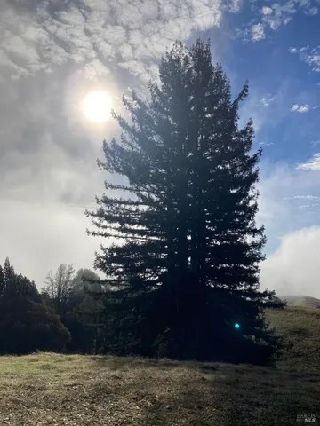 $750,000 | 30401 Hwy 128 Highway, Cloverdale, CA 95425