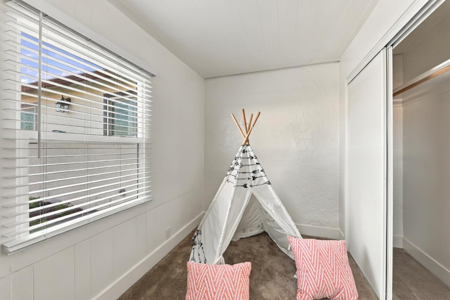 28333 Sparrow Road Hayward, CA 94545 - Photo 33 of 43 Gallery Image 33