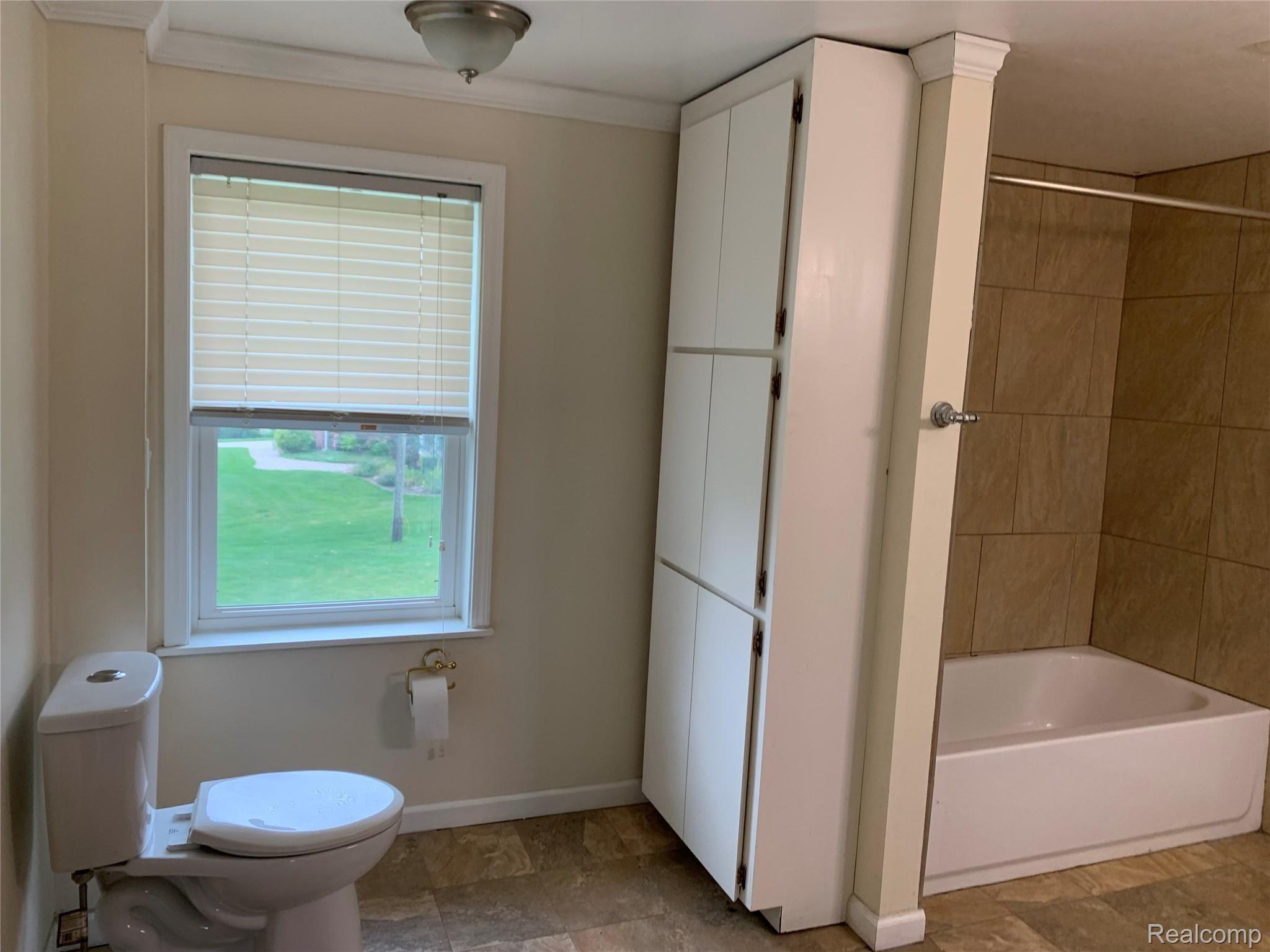1090 Princeton Avenue Rochester, MI 48307 - Photo 7 of 20 IMG-3290.jpg