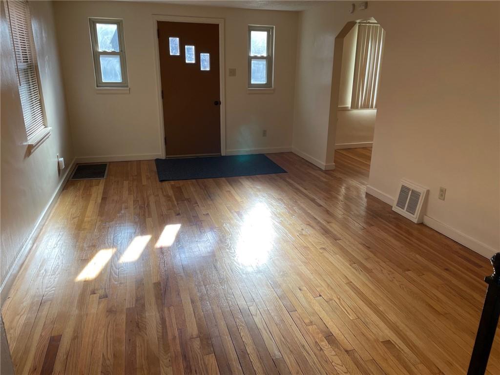 64 Greenlee Road Pittsburgh, PA 15227 - Photo 3 of 25 Gallery Image 3