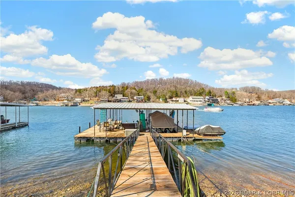 $750,000 | 29345 Cedar Haven Drive, Rocky Mount, MO 65072