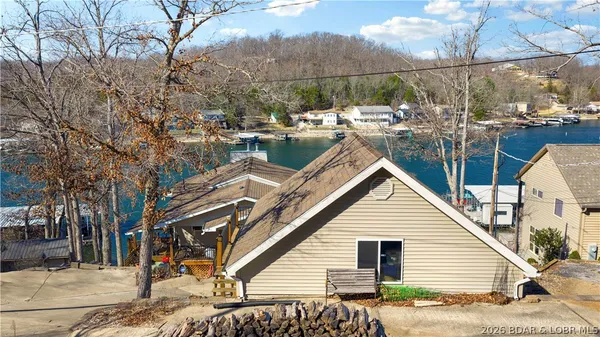 $750,000 | 29345 Cedar Haven Drive, Rocky Mount, MO 65072