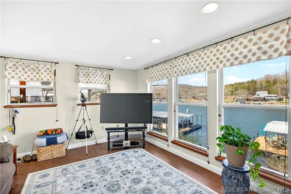 $750,000 | 29345 Cedar Haven Drive, Rocky Mount, MO 65072