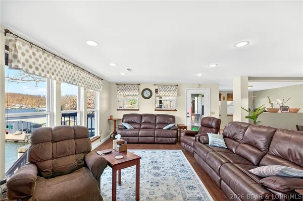 $750,000 | 29345 Cedar Haven Drive, Rocky Mount, MO 65072