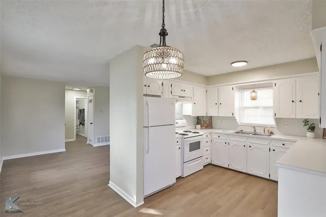 $1,595 | 3227 South 9th Street, Abilene, TX 79605