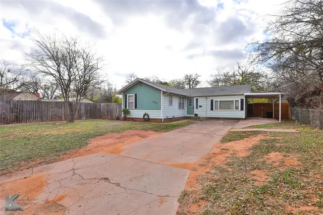 $1,595 | 3227 South 9th Street, Abilene, TX 79605