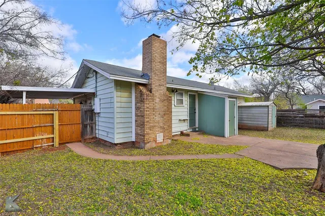 $1,595 | 3227 South 9th Street, Abilene, TX 79605