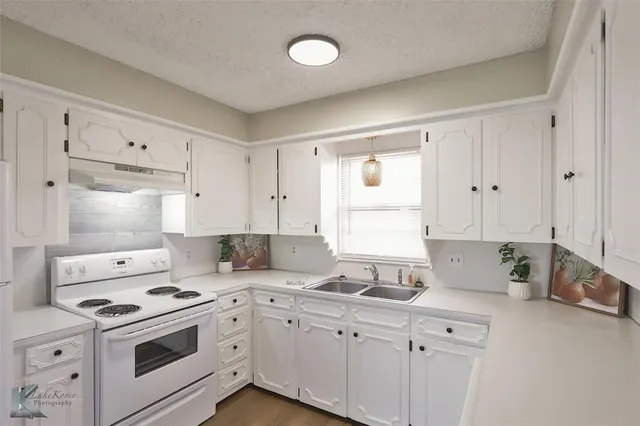 $1,595 | 3227 South 9th Street, Abilene, TX 79605