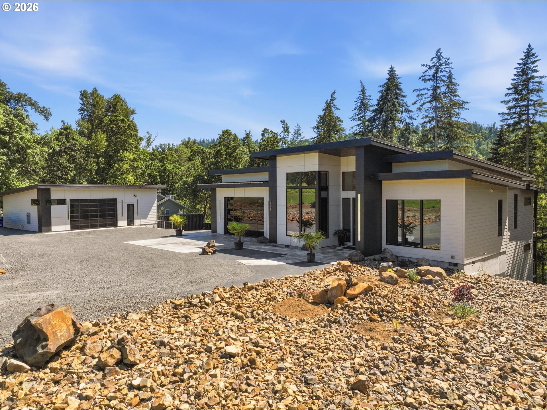 17526 Abiqua Road Northeast Silverton, OR 97381 - Photo 2 of 48