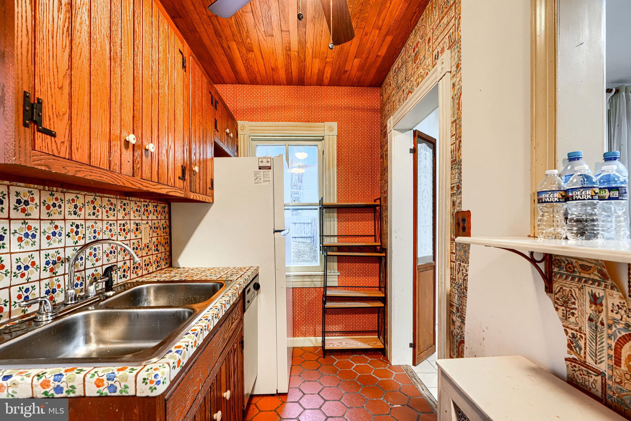 4309 Valley View Avenue Baltimore, MD 21206 - Photo 18 of 49