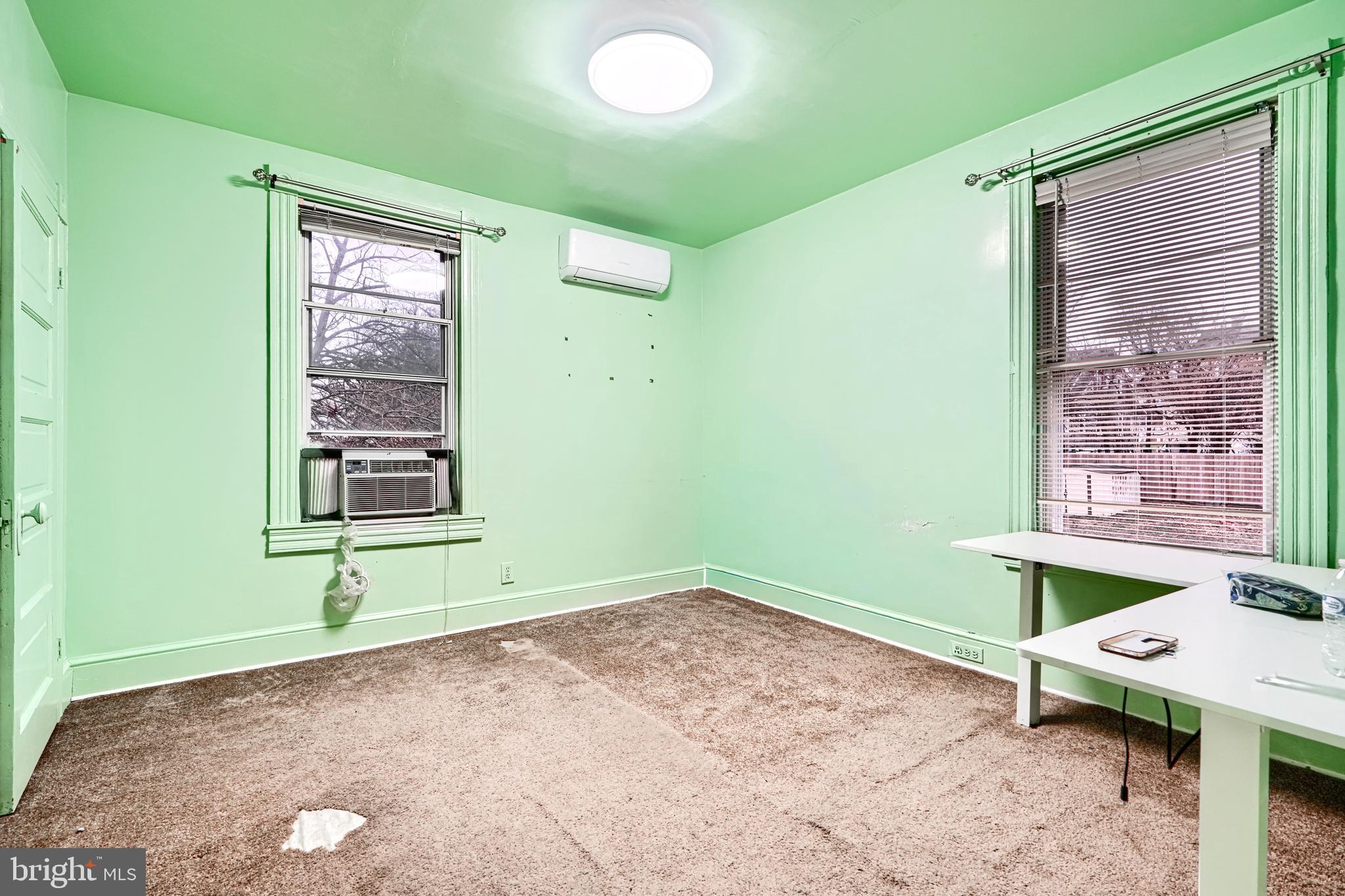 4309 Valley View Avenue Baltimore, MD 21206 - Photo 20 of 49