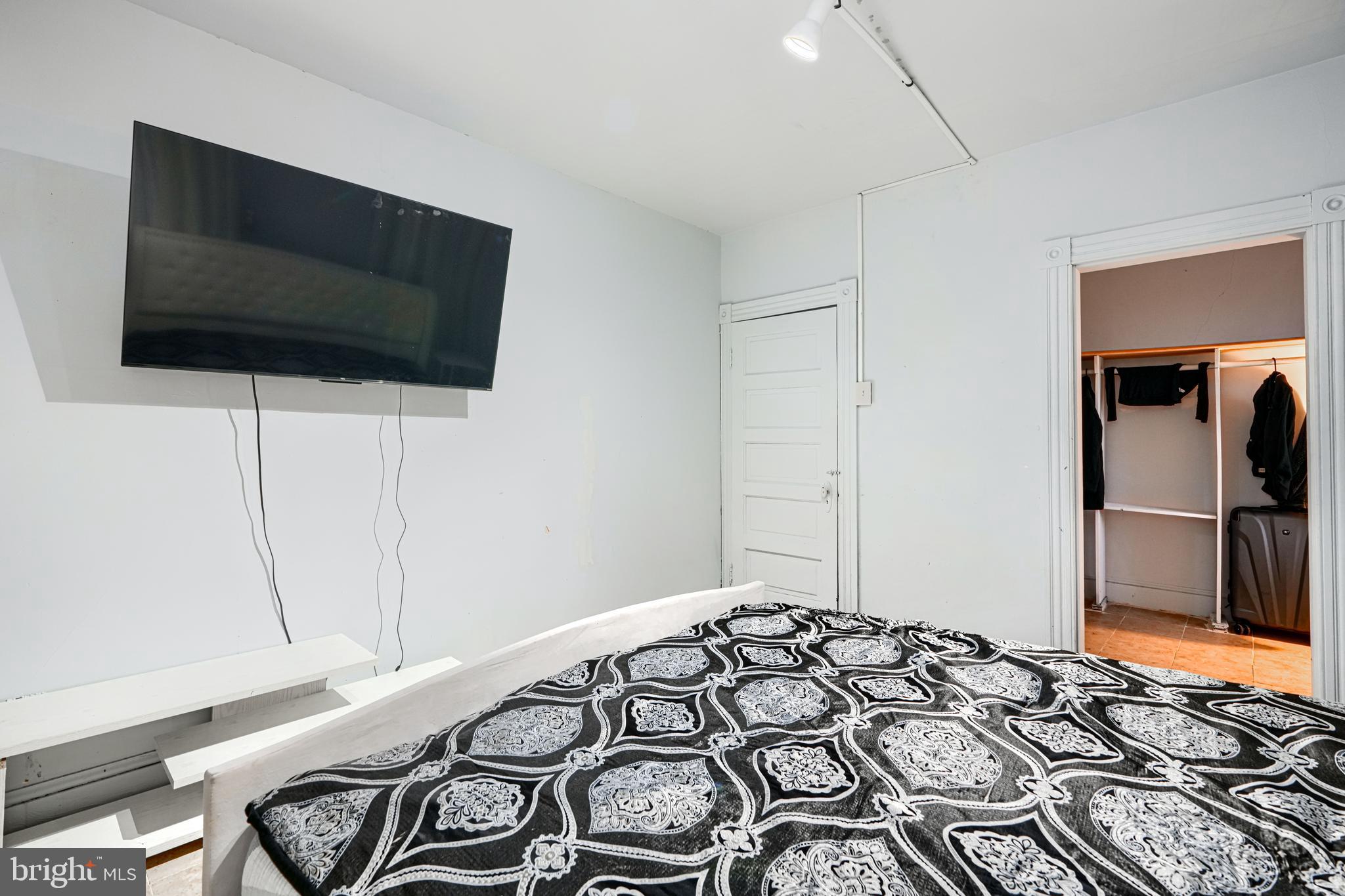 4309 Valley View Avenue Baltimore, MD 21206 - Photo 27 of 49