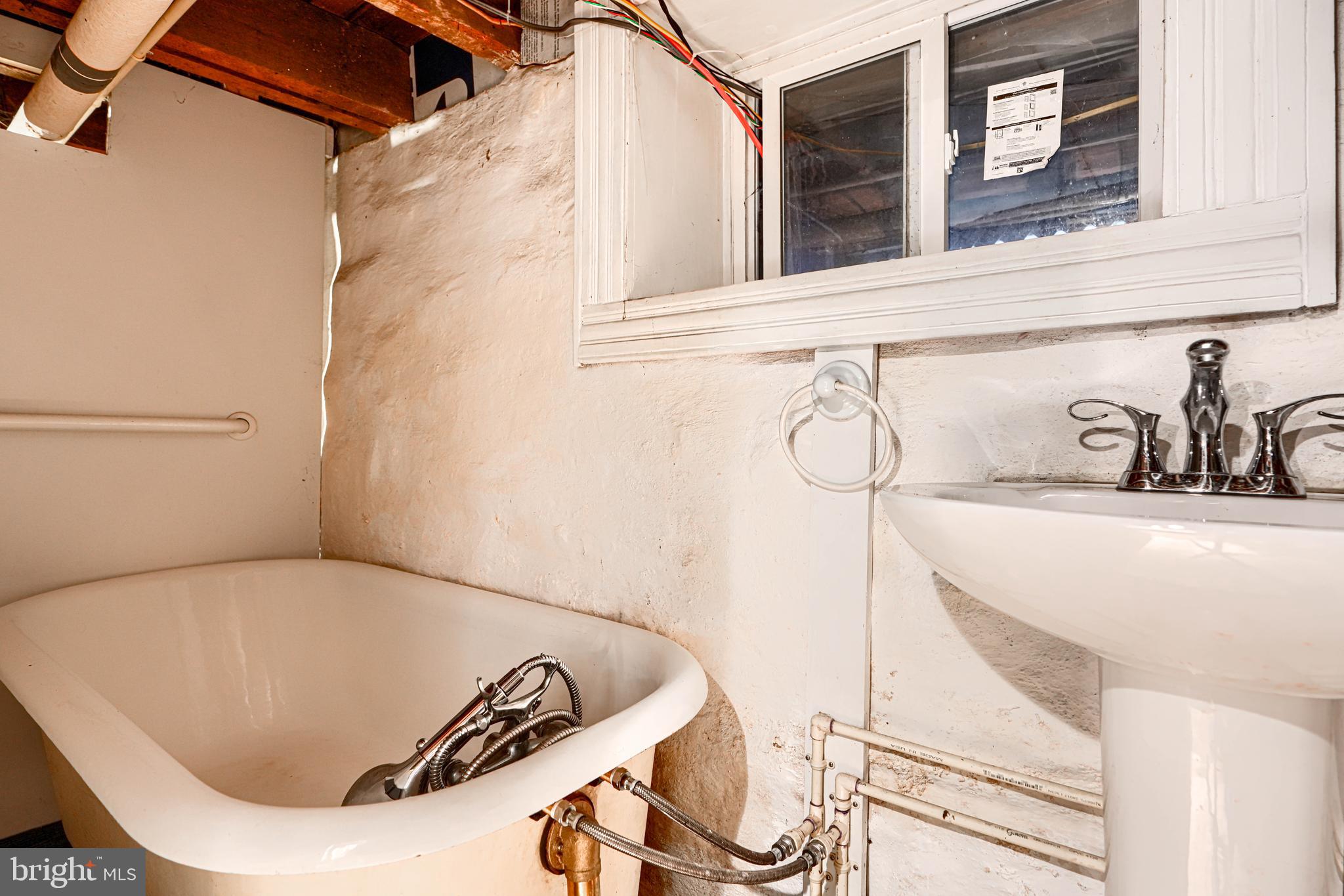 4309 Valley View Avenue Baltimore, MD 21206 - Photo 43 of 49