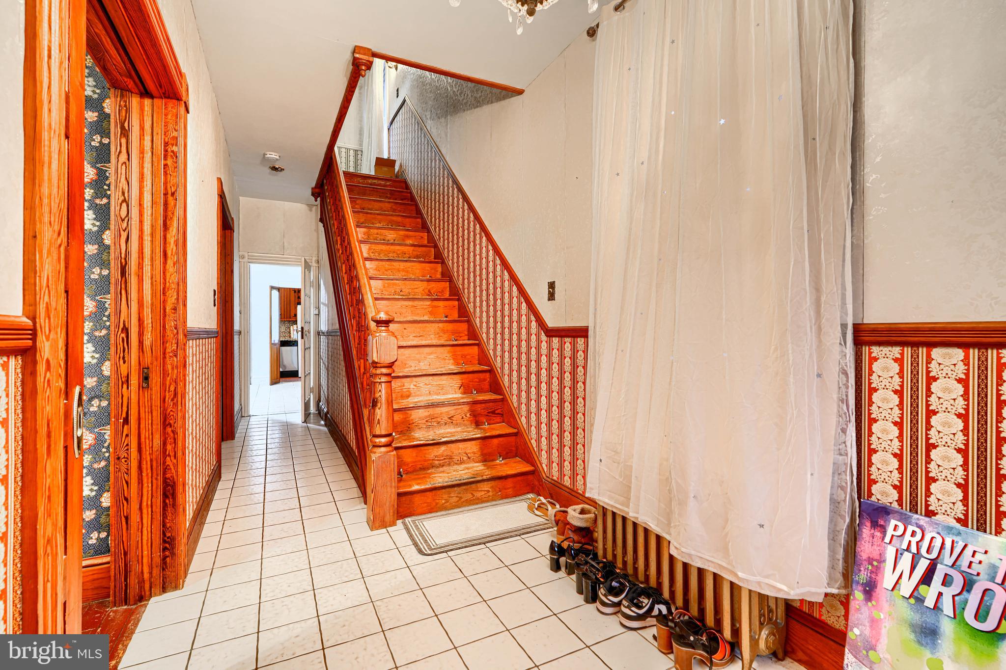 4309 Valley View Avenue Baltimore, MD 21206 - Photo 6 of 49