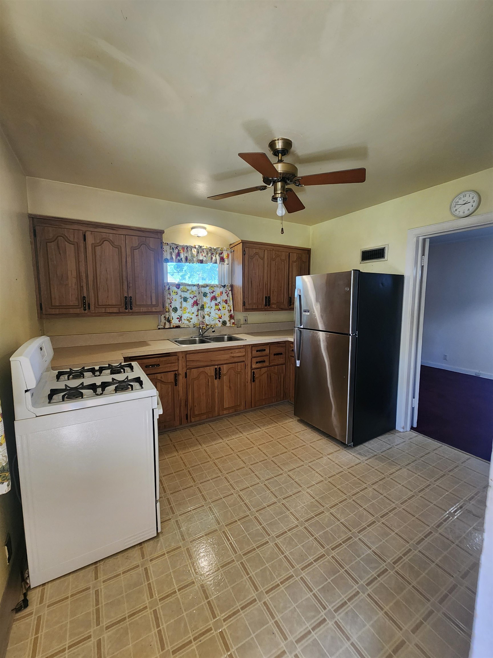 1003 Ogilby Road Rockford, IL 61102 - Photo 9 of 24 Gallery Image 9