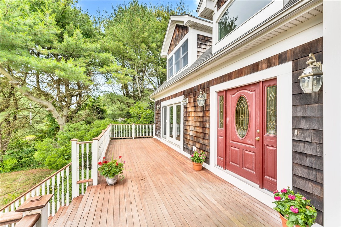 258 Sunnybrook Farm Road Narragansett, RI 02882 - Photo 3 of 37 Gallery Image 3