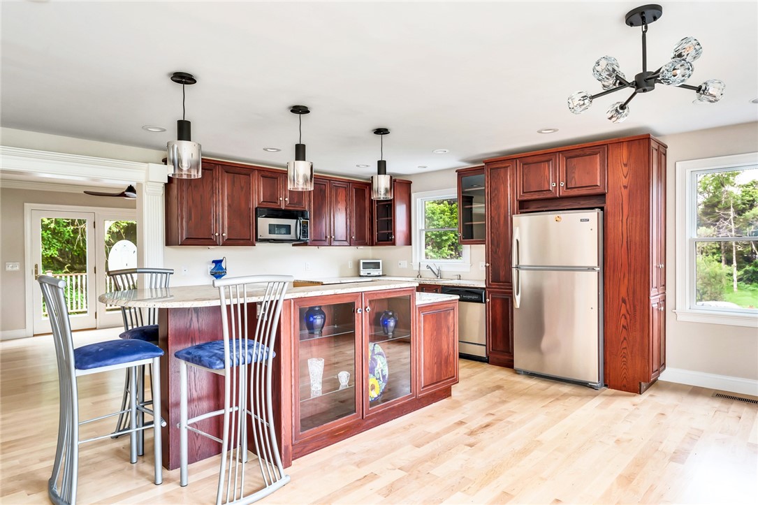258 Sunnybrook Farm Road Narragansett, RI 02882 - Photo 7 of 37 Gallery Image 7