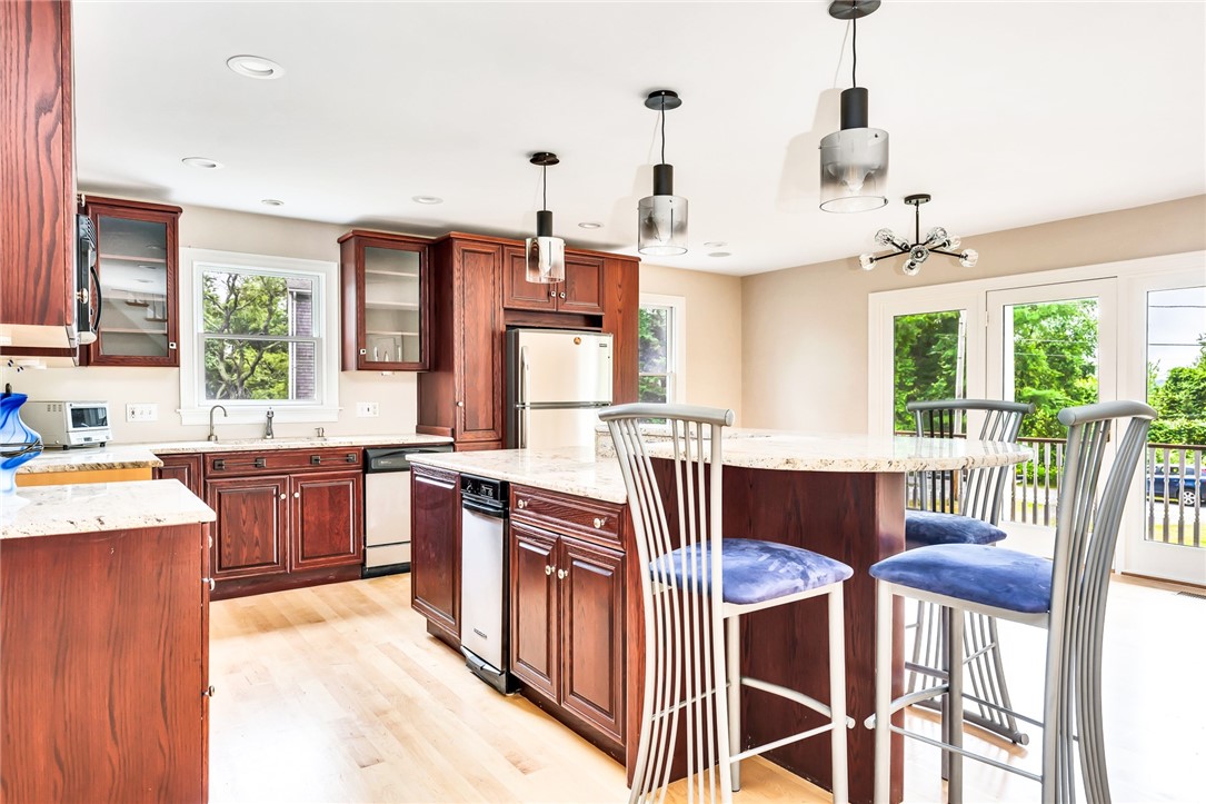 258 Sunnybrook Farm Road Narragansett, RI 02882 - Photo 9 of 37 Gallery Image 9