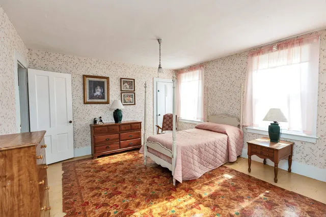 $460,000 | 15 Main Street, Allenstown, NH 03275