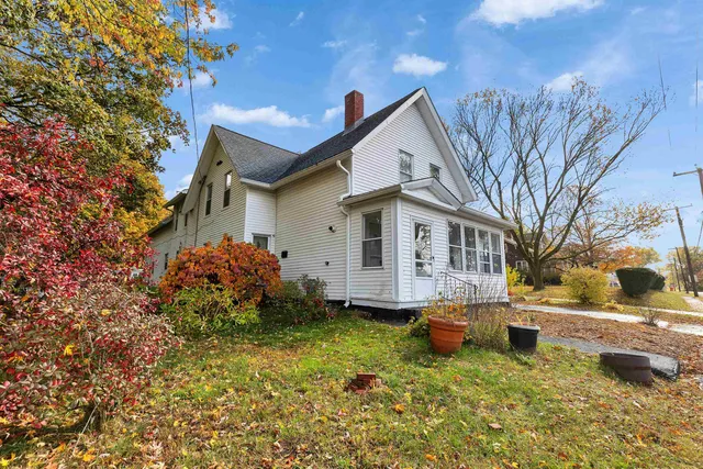 $460,000 | 15 Main Street, Allenstown, NH 03275