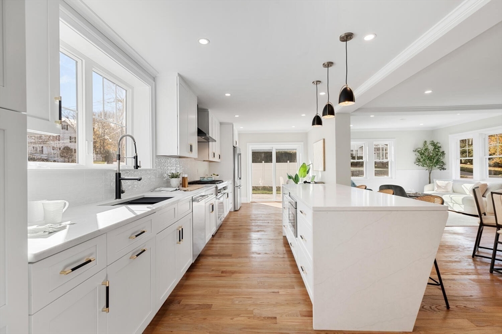 36 Oneida Road Winchester, MA 01890 - Photo 12 of 38