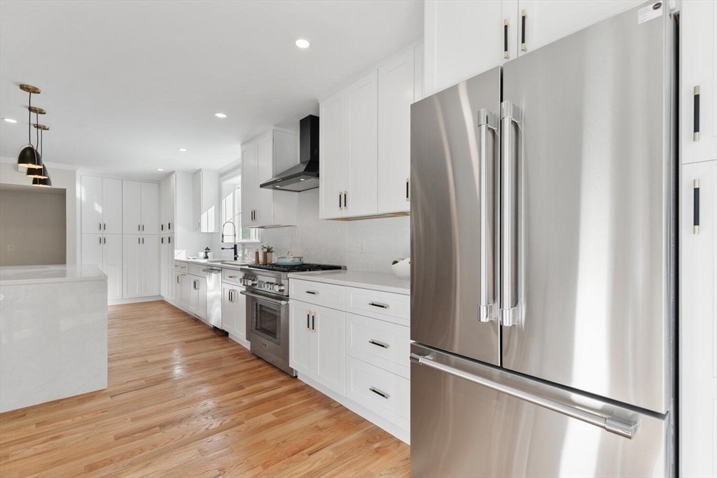 36 Oneida Road Winchester, MA 01890 - Photo 15 of 38