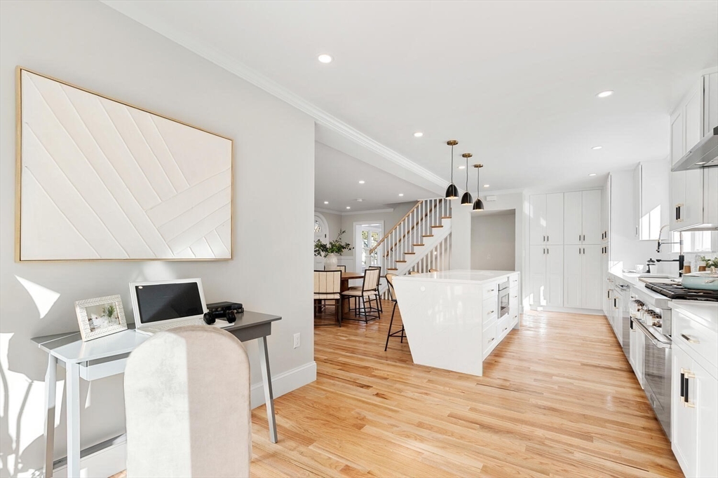 36 Oneida Road Winchester, MA 01890 - Photo 16 of 38