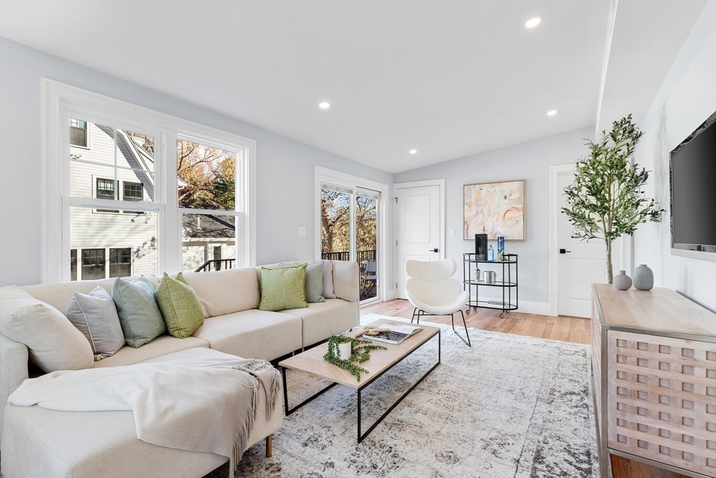 36 Oneida Road Winchester, MA 01890 - Photo 18 of 38