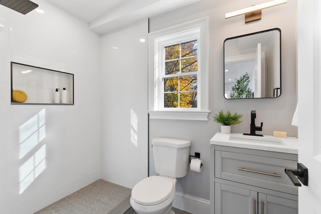 36 Oneida Road Winchester, MA 01890 - Photo 21 of 38