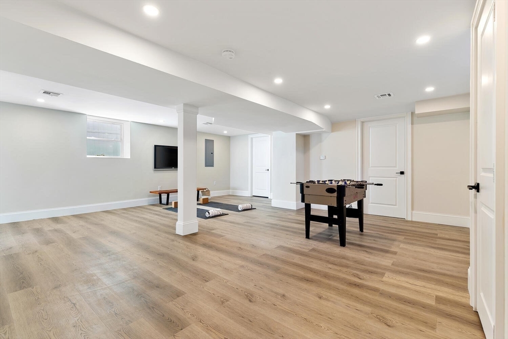 36 Oneida Road Winchester, MA 01890 - Photo 28 of 38