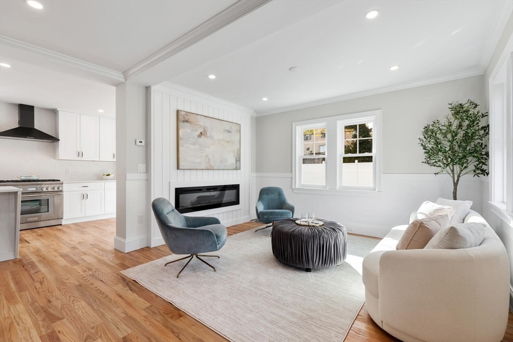 36 Oneida Road Winchester, MA 01890 - Photo 8 of 38