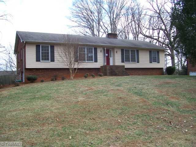 208 Epping Road Clemmons, NC 27012 - Photo 1 of 9 Exterior Front.
