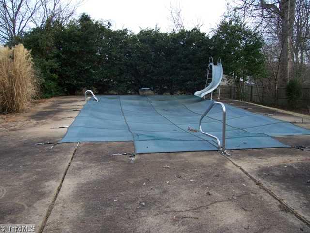 208 Epping Road Clemmons, NC 27012 - Photo 3 of 9 Swimming Pool/Hot Tub/Sauna.
